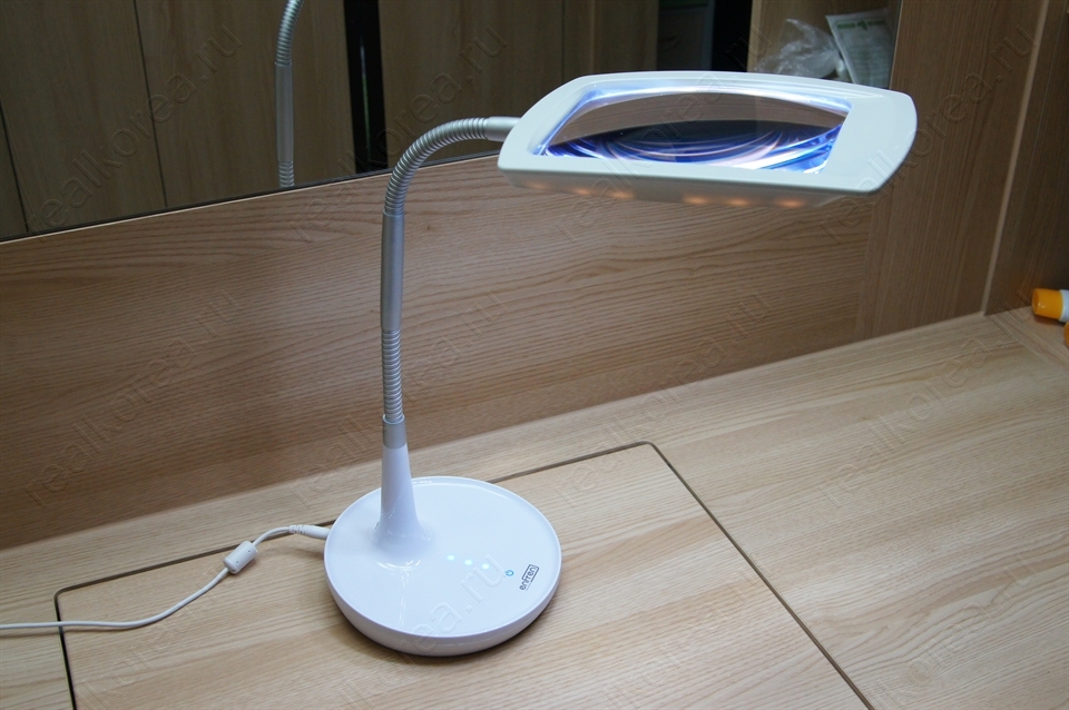 Светодиодный светильник с лупой Enfren (Энфрен) EF-200 от компании "Кореал - Настоящая Корея"