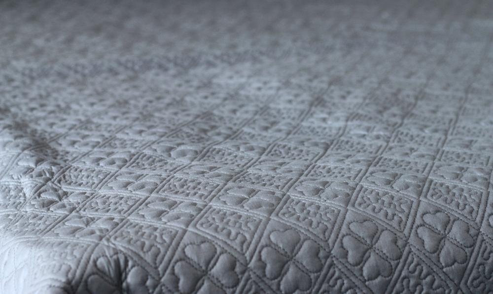 Покрывало - простыня стеганая GOCHU Clover K (Клевер К) 170*210 угольный