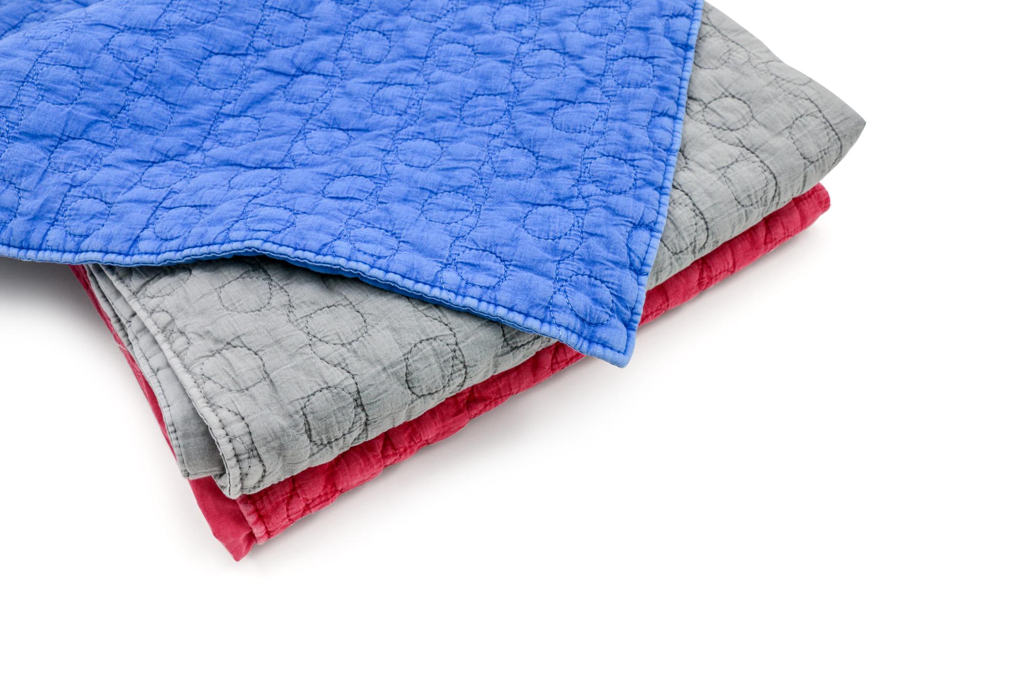 Наволочка GOCHU Du Yeong (Ду Ён) 50*70 голубой 2003