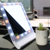 Макияжное зеркало со светодиодной подсветкой Diasonic (Диасоник) DL-110CH от компании "Кореал - Настоящая Корея"